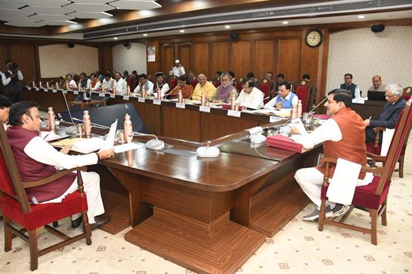 नगरीय निकायों के अध्यक्ष पद के निर्वाचन संबंधी विधेयक विधानसभा में प्रस्तुत किये जाने की स्वीकृति