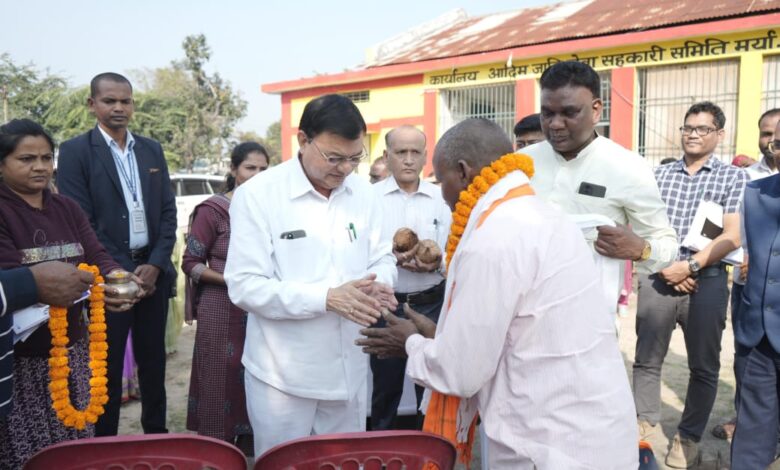 केबिनेट मंत्री लखन लाल देवांगन ने किया धान खरीदी का शुभारम्भ….