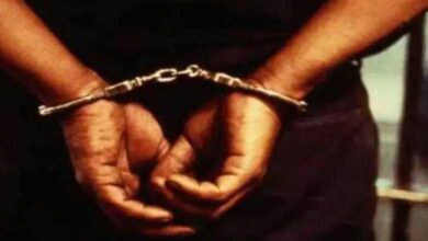 हथकड़ी सहित पुलिस हिरासत से आरोपी फरार, लापरवाही पर तीन आरक्षक निलंबित