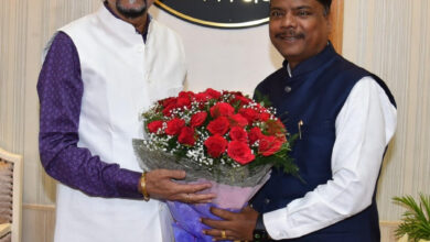 राज्यपाल रमेन डेका से वन मंत्री केदार कश्यप ने की सौजन्य भेंट….