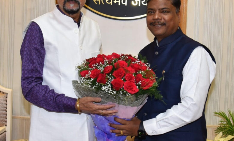 राज्यपाल रमेन डेका से वन मंत्री केदार कश्यप ने की सौजन्य भेंट…. राज्यपाल रमेन डेका से वन मंत्री केदार कश्यप ने की सौजन्य भेंट….