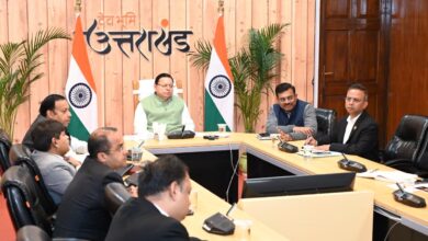 मुख्यमंत्री श्री पुष्कर सिंह धामी ने मुख्यमंत्री आवास में आयोजित उच्च स्तरीय बैठक के दौरान अधिकारियों को निर्देश दिए कि राज्य के दोनों मंडलों में एक एक स्प्रिचुअल इकोनॉमिक जोन की स्थापना के लिए विस्तृत कार्ययोजना (रोडमैप) शीघ्र तैयार की जाए।