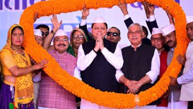 मुख्यमंत्री धामी ने नानकमत्ता में भगवान बिरसा मुण्डा की 150वीं जयंती के उपलक्ष्य में आयोजित जनजाति गौरव दिवस समारोह का दीप प्रज्ज्वलित कर शुभारम्भ किया। मुख्यमंत्री धामी ने नानकमत्ता में भगवान बिरसा मुण्डा की 150वीं जयंती के उपलक्ष्य में आयोजित जनजाति गौरव दिवस समारोह का दीप प्रज्ज्वलित कर शुभारम्भ किया।