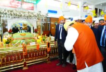 मुख्यमंत्री धामी ने रेसकोर्स गुरुद्वारा में सुने शबद कीर्तन