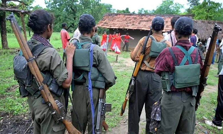 MP में बढ़ी सरेंडर की लहर: सुनीता के बाद और माओवादी हथियार डालने को तैयार! MP में बढ़ी सरेंडर की लहर: सुनीता के बाद और माओवादी हथियार डालने को तैयार!