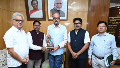 राज्यपाल रमेन डेका से राज्य अनुसूचित जनजाति आयोग के अध्यक्ष मंडावी ने सौजन्य मुलाकात की… राज्यपाल रमेन डेका से राज्य अनुसूचित जनजाति आयोग के अध्यक्ष मंडावी ने सौजन्य मुलाकात की…