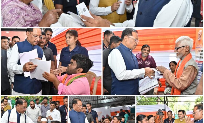 सपनों को मिले पंख, उम्मीदों को मिला सहारा: मुख्यमंत्री जनदर्शन संवेदनशील शासन की बनी पहचान…. सपनों को मिले पंख, उम्मीदों को मिला सहारा: मुख्यमंत्री जनदर्शन संवेदनशील शासन की बनी पहचान….