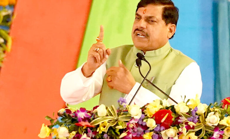 सीएम शिवराज बोले- राहुल गांधी भ्रमित कर रहे, मछली पकड़ने के लिए वोट नहीं मिलता