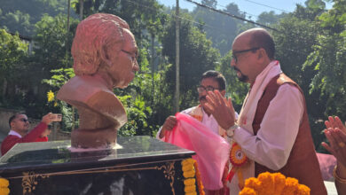 राज्यपाल रमेन डेका ने खैरागढ़ विश्वविद्यालय में निर्मित असम के प्रसिद्ध साहित्यकार के कांस्य प्रतिमा का किया अनावरण…..