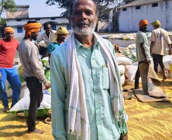 3100 रुपये प्रति क्विंटल के समर्थन मूल्य पर धान खरीदी ने लौटाई किसानों की मुस्कान…. 3100 रुपये प्रति क्विंटल के समर्थन मूल्य पर धान खरीदी ने लौटाई किसानों की मुस्कान….