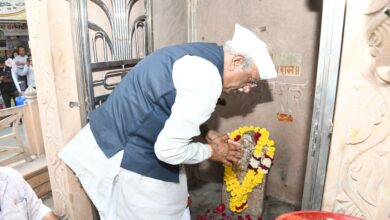 राज्यपाल ने पाली में धौला चौतरा पर बने शहीद स्मारक पर पुष्पाजंलि अर्पित की