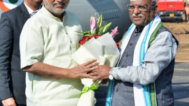 राज्यपाल बागडे ने उपराष्ट्रपति की अगवानी की