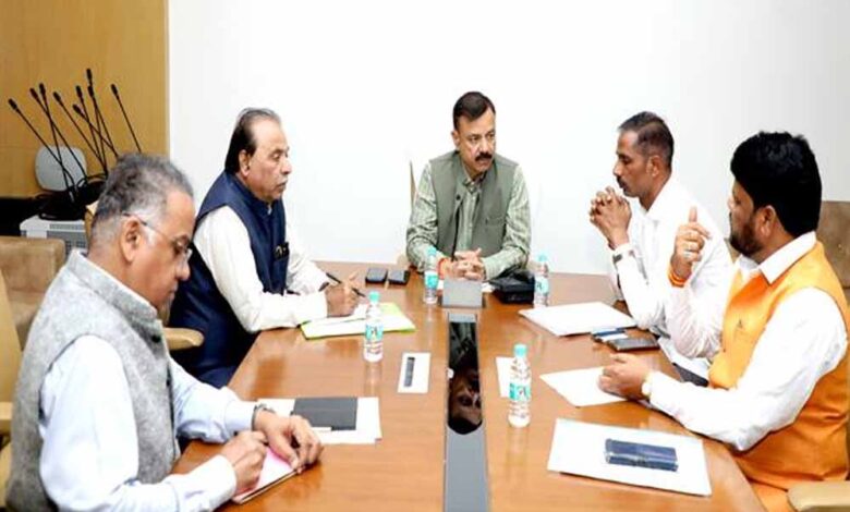 शासकीय शिक्षकों की सेवा संबंधी समस्याओं के निराकरण के लिये लगेंगे शिविर