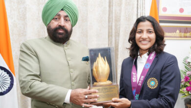 उत्तराखंड: राज्यपाल से की महिला क्रिकेट विश्व कप विजेता टीम की सदस्य स्नेह राणा ने भेंट