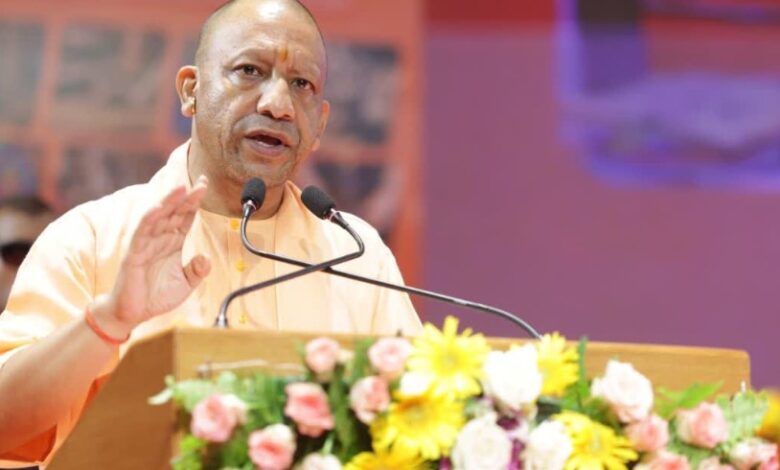 बहराइच नाव हादसा: मुख्यमंत्री योगी आदित्यनाथ ने हवाई सर्वेक्षण कर लिया जायजा