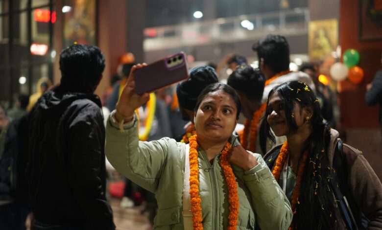 वाराणसीः काशी तमिल संगमम–4 का पहला दल वाराणसी पहुँचा, बनारस स्टेशन पर हुआ भव्य स्वागत वाराणसीः काशी तमिल संगमम–4 का पहला दल वाराणसी पहुँचा, बनारस स्टेशन पर हुआ भव्य स्वागत