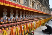 महाबोधि मंदिर में विश्व शांति के लिए पूजा का भव्य आयोजन