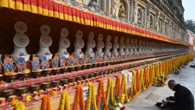 महाबोधि मंदिर में विश्व शांति के लिए पूजा का भव्य आयोजन