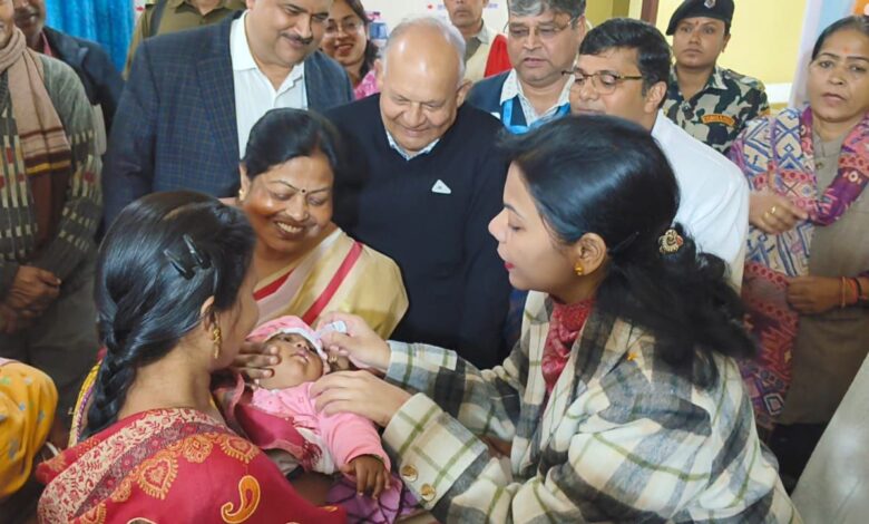 वैशाली:जिलाधिकारी ने पल्स पोलियो अभियान का किया शुभारंभ वैशाली:जिलाधिकारी ने पल्स पोलियो अभियान का किया शुभारंभ