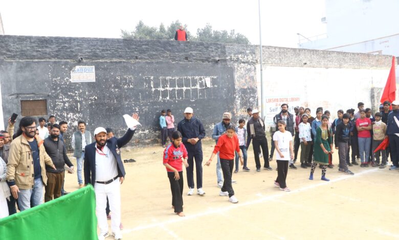 बदायूं में सांसद खेल महोत्सव का आयोजन, केंद्रीय मंत्री बीएल वर्मा ने खिलाड़ियों को दी शुभकामनाएं