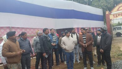 सुपौल:निर्माणाधीन भवनों पर अनियमितता के आरोप में डीएम ने लगाई रोक सुपौल:निर्माणाधीन भवनों पर अनियमितता के आरोप में डीएम ने लगाई रोक