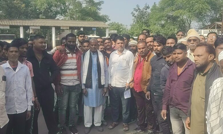 35 सालों से कुरावर की झुग्गी झोपड़ी में रह रहे रहवासियों को नहीं मिले निवासीय पट्टे