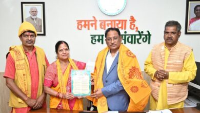 मुख्यमंत्री से अखिल विश्व गायत्री परिवार के सदस्यों ने सौजन्य मुलाकात की