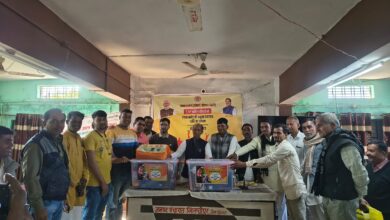 वॉश आन व्हील नवाचार कार्यक्रम के तहत विधायक खिलचीपुर  द्वारा स्वच्छता साथीयों को ग्रामीण क्षेत्र में कार्य करने हेतु स्‍वच्‍छता किट का वितरण किया गया।