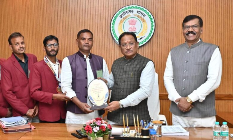 मुख्यमंत्री विष्णु देव साय को राज्य स्तरीय ओपन फिटनेस रन का आमंत्रण मुख्यमंत्री विष्णु देव साय को राज्य स्तरीय ओपन फिटनेस रन का आमंत्रण