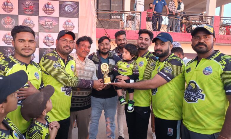 बिग बैश लीग सीजन 5 का भव्य शुभारंभ: पहले दिन खेले गए चार मुकाबले, सीएसके, वी एफ फाइटर,मून लाइट,एवं अनस अवेंजर ने मारी बाजी