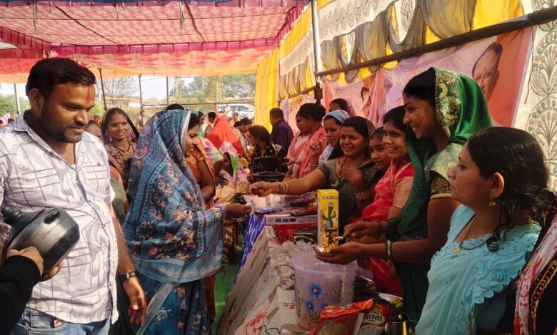 सुशासन सप्ताह शिविर में प्राप्त 240 में से 191 आवेदनों का मौके पर ही किया गया निराकरण