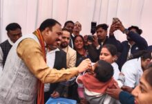 चिरमिरी जिला अस्पताल में पल्स पोलियो अभियान की शुरुआत, स्वास्थ्य मंत्री ने बच्चों को पिलाई दवा