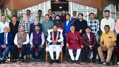 पत्रकारों की लेखनी केवल सूचना का माध्यम ही नहीं, पर्यटन को प्रोत्साहन देने का एक सशक्त साधन भी – मुख्यमंत्री विष्णुदेव साय पत्रकारों की लेखनी केवल सूचना का माध्यम ही नहीं, पर्यटन को प्रोत्साहन देने का एक सशक्त साधन भी – मुख्यमंत्री विष्णुदेव साय