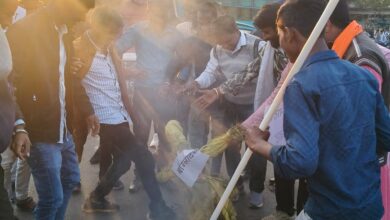 विहिप ने बांग्लादेश का पुतला दहन कर जोरदार विरोध प्रदर्शन किया