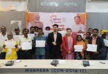 सुशासन सप्ताह कार्यशाला का आयोजन,हितग्राहियों को दिया गया स्वामित्व कार्ड एवं आवास की चाबी