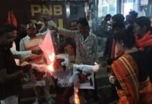 बांग्लादेश में हिंदुओं पर अत्याचार के विरोध में उबाल, एमसीबी में फूंका गया बांग्लादेश का पुतला