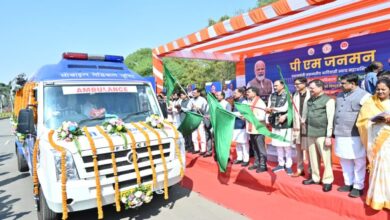 दूरस्थ आदिवासी अंचलों को स्वास्थ्य की नई राह — मुख्यमंत्री साय ने 57 मोबाइल मेडिकल यूनिट वाहनों को दिखाई हरी झंडी