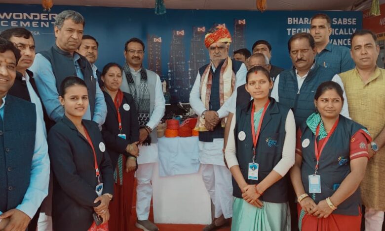 यूडीएच मंत्री झाबर सिंह खर्रा ने राष्ट्रीय स्वदेशी मेले का किया अवलोकन