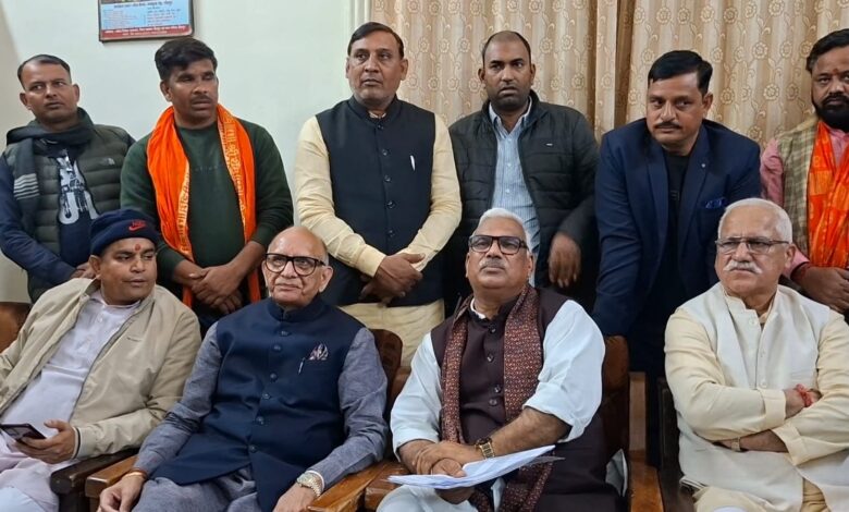 राज्य सरकार के दो वर्ष पूर्ण— धौलपुर जिला प्रभारी मंत्री श्री जवाहर सिंह बेढम एवं अशोक परनामी ने प्रेस वार्ता कर उपलब्धियों की जानकारी दी