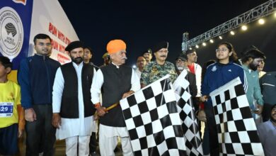 राज्य सरकार की दूसरी वर्षगांठ -2 सालः नव उत्थान- नई पहचान, बढ़ता राजस्थान- हमारा राजस्थान – ”रन फॉर विकसित राजस्थान”— जैसलमेर में उमड़ा जनसैलाब, विकास के संकल्प के साथ दौड़े नागरिक