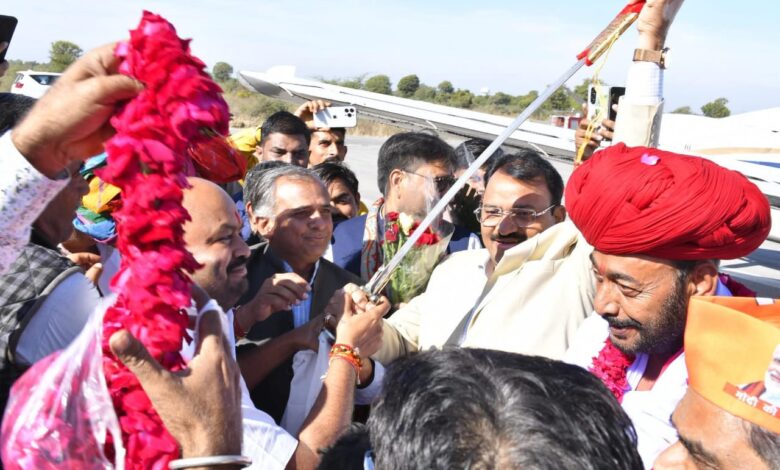 उपमुख्यमंत्री डॉ. प्रेमचंद बैरवा ने राज्य सरकार की योजनाओं के प्रचार—प्रसार की समीक्षा कर प्रत्येक पात्र को लाभान्वित करने के दिए निर्देश