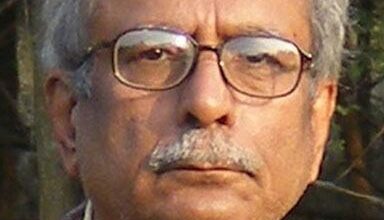 साहित्यकार विनोद कुमार शुक्ल वेंटीलेटर में, डाक्टरों की टीम कर रही निगरानी।