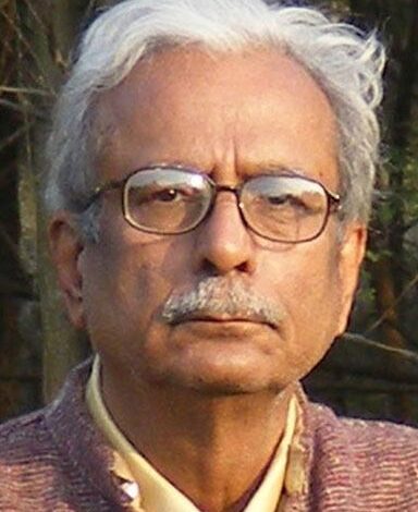 साहित्यकार विनोद कुमार शुक्ल वेंटीलेटर में, डाक्टरों की टीम कर रही निगरानी।