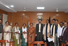 अधिवर्षिता पर सेवानिवृत्त 7शासकीय सेवकों को किया गया सम्मानित।